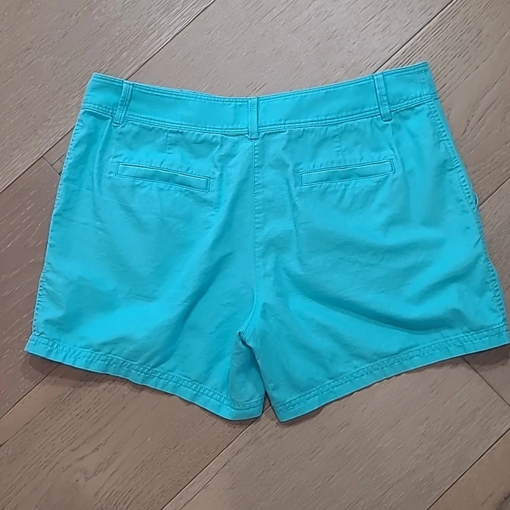 EUC Tommy Bahama Shorts Women's sz 4  Leigh Fit Blue 100% Cotton Chino Shorts